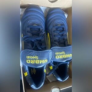 Umbro Kids Navy and Yellow Soccer Sneakers